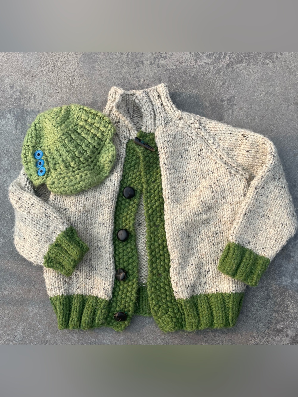 Hand made Creamy grey Knit Sweater with Green Hem and Knit Hat